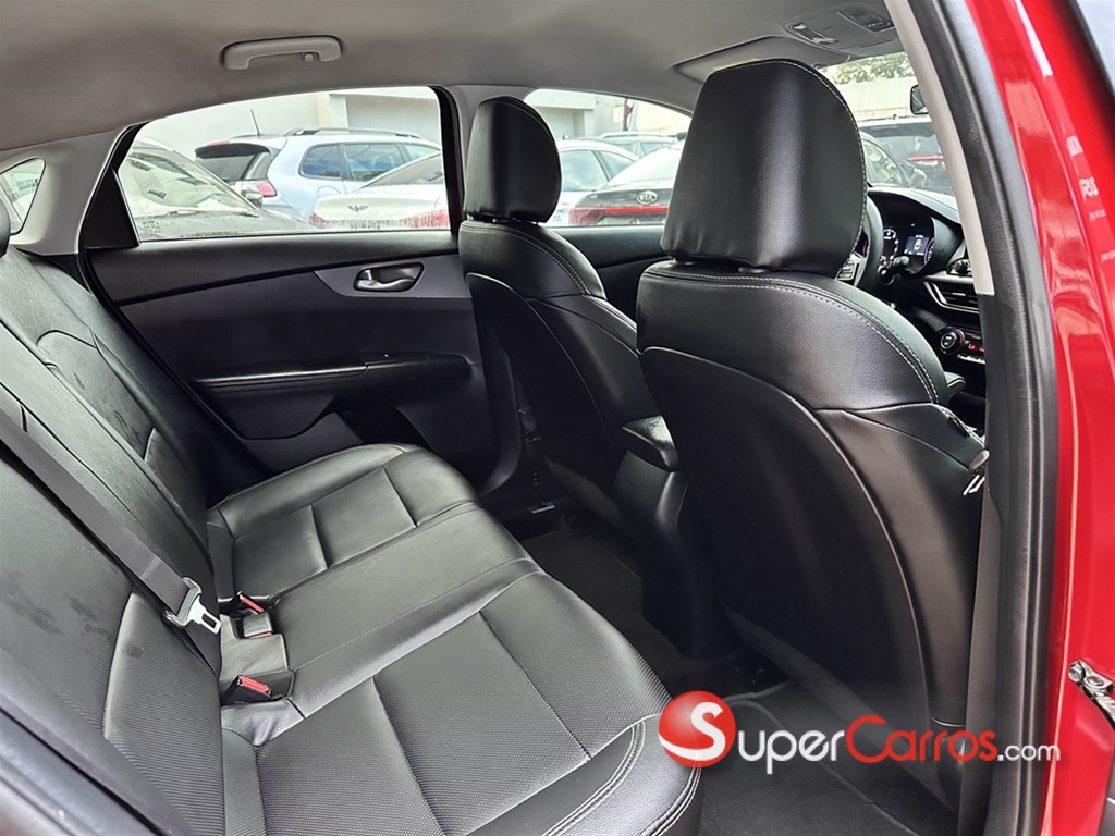2019 Kia Forte LXS — foto 6 / 12