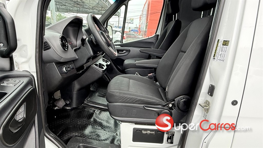2021 Mercedes-Benz Sprinter — foto 9 / 12