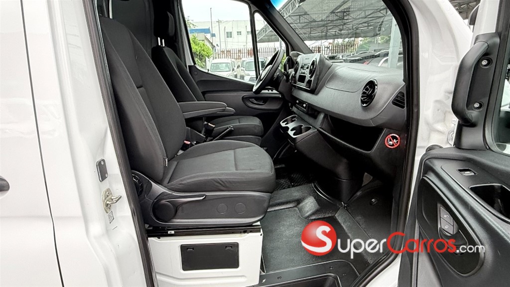 2021 Mercedes-Benz Sprinter — foto 10 / 12