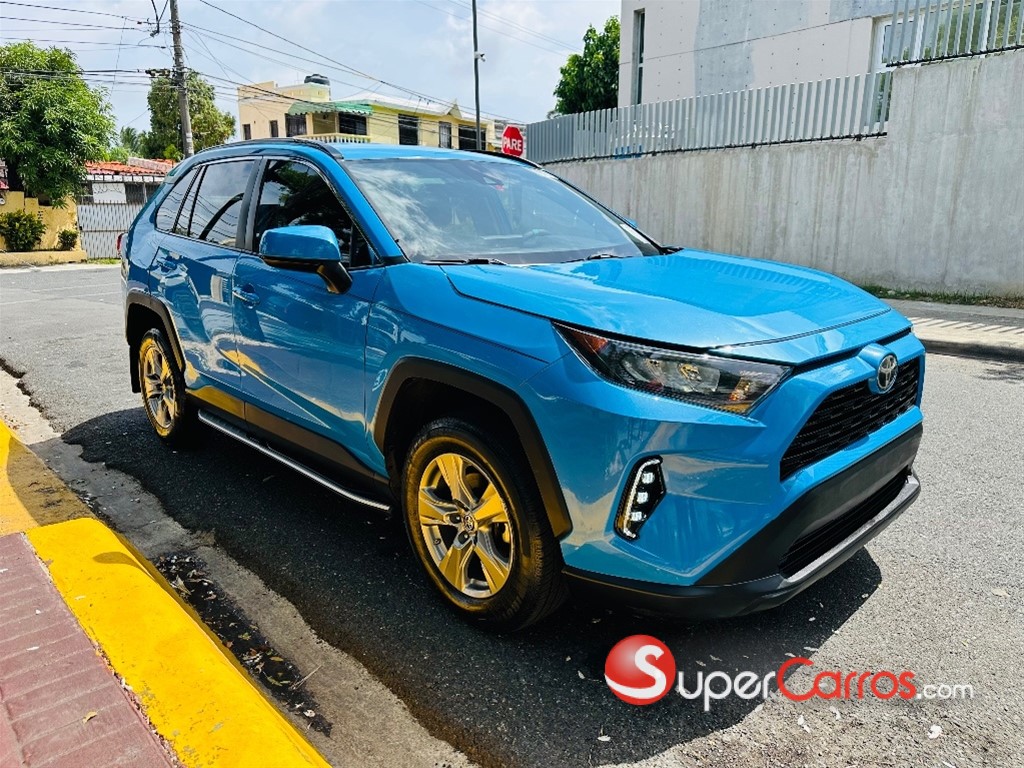 2021 Toyota RAV4 LE — foto 2 / 12