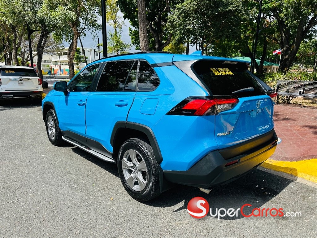 2021 Toyota RAV4 LE — foto 4 / 12