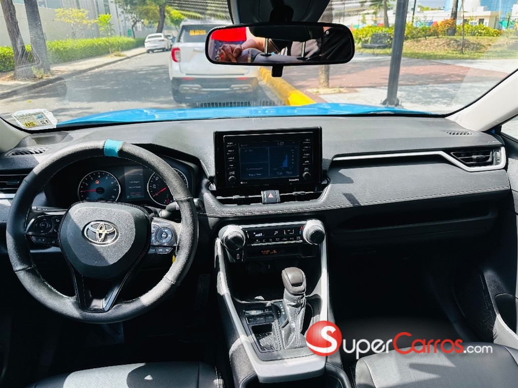 2021 Toyota RAV4 LE — foto 11 / 12