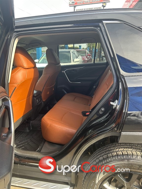 2023 Toyota RAV4 — foto 8 / 12