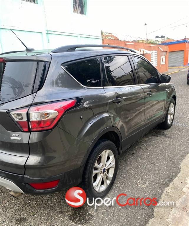 2017 Ford Escape — foto 8 / 9