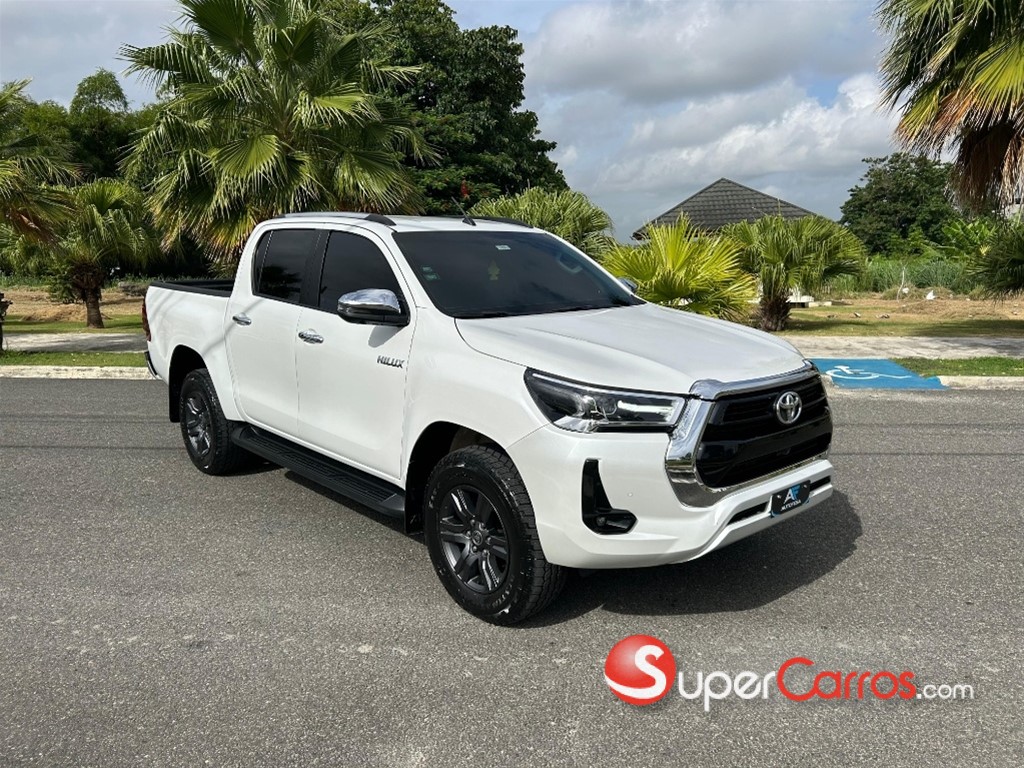 2025 Toyota Hilux SRV — foto 2 / 8