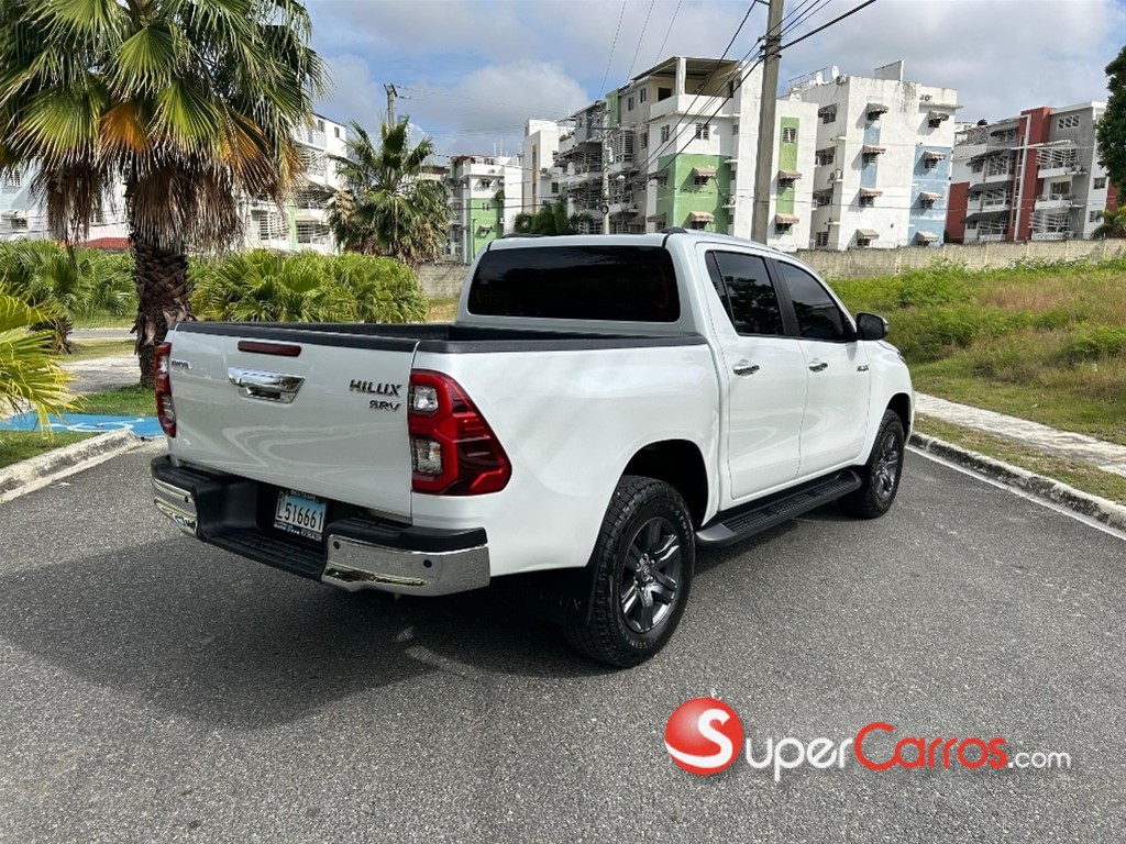 2025 Toyota Hilux SRV — foto 5 / 8