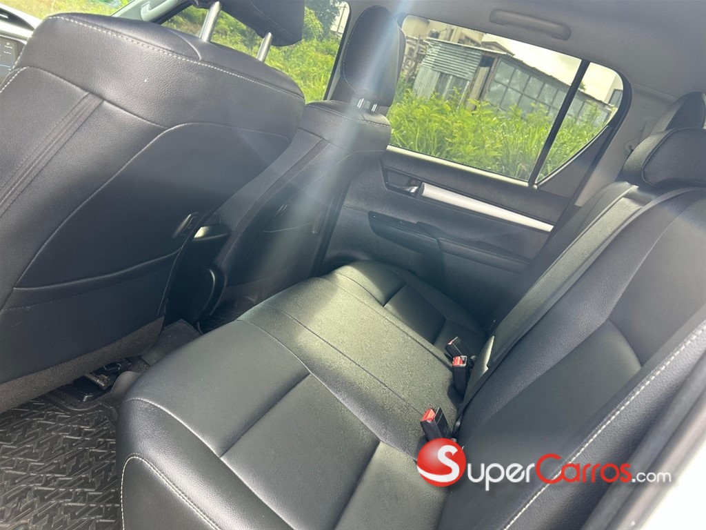 2025 Toyota Hilux SRV — foto 8 / 8