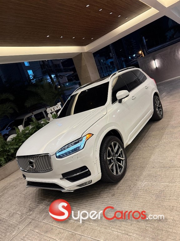 2018 Volvo XC90 Momentum T6