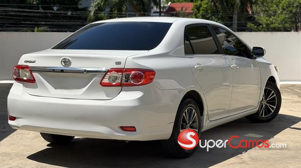 2013 Toyota Corolla LE — foto 3 / 10
