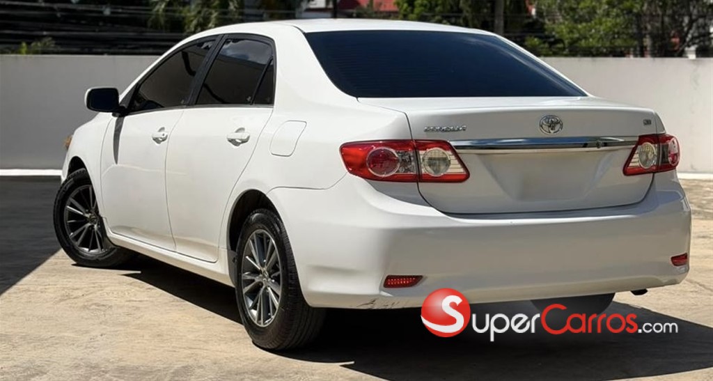 2013 Toyota Corolla LE — foto 4 / 10