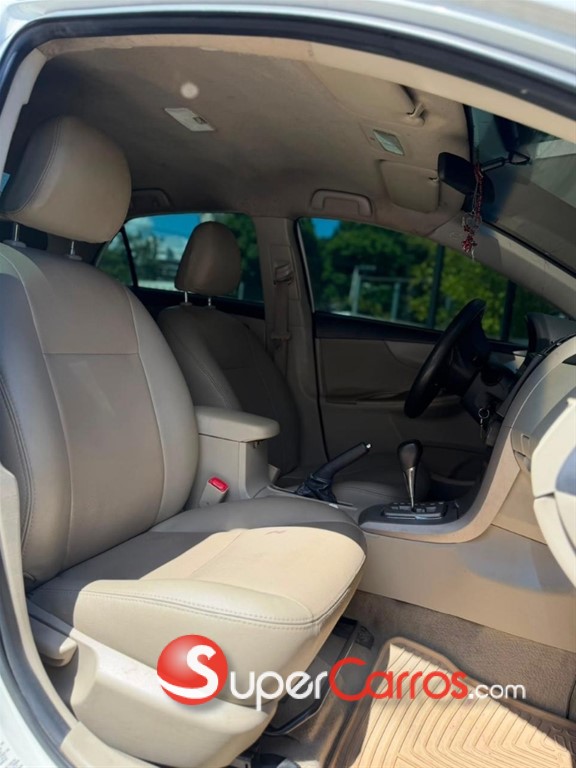 2013 Toyota Corolla LE — foto 6 / 10