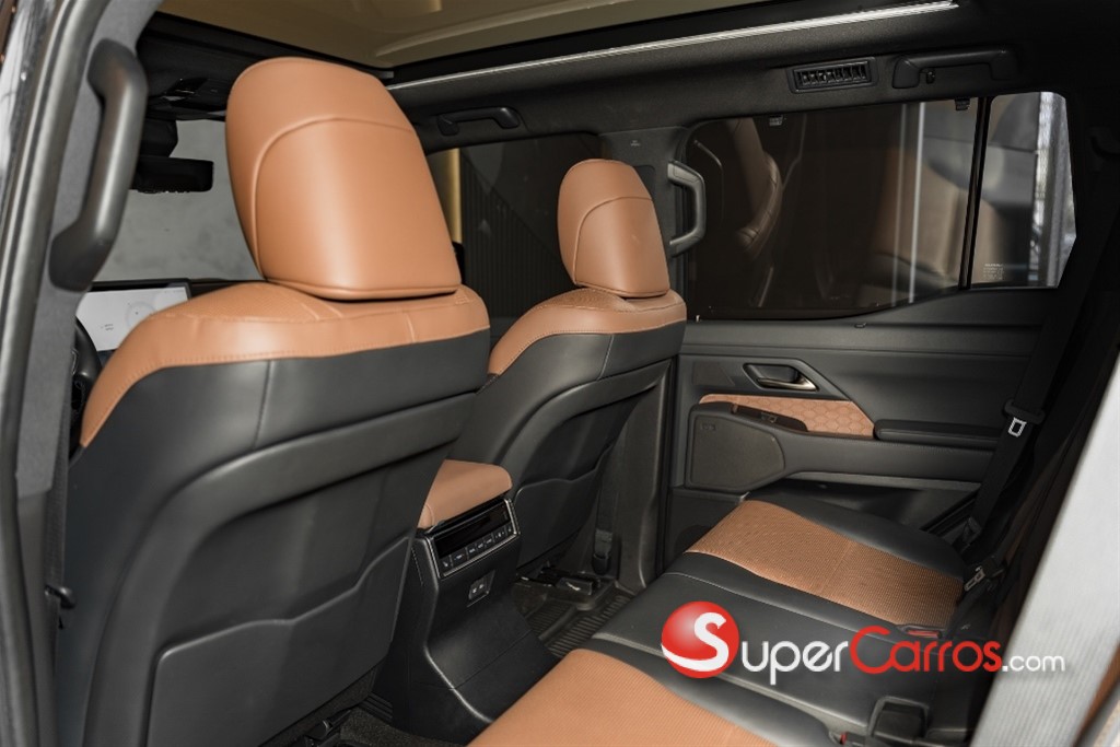 2025 Lexus GX 550 Luxury — foto 8 / 11