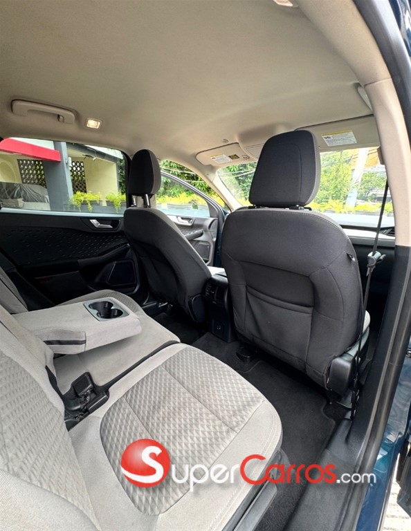 2020 Ford Escape SE — foto 8 / 12