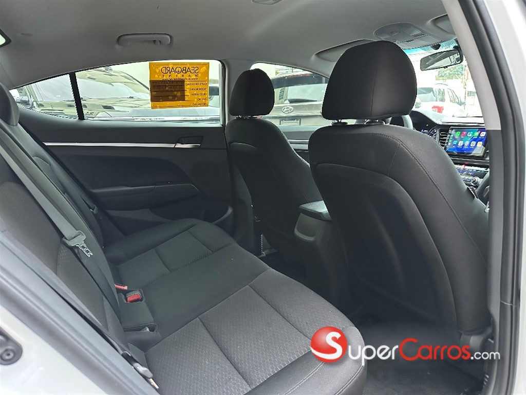 2020 Hyundai Elantra SE — foto 6 / 12