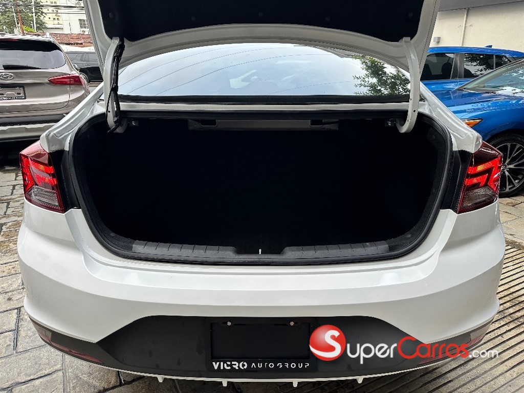 2020 Hyundai Elantra SE — foto 11 / 12