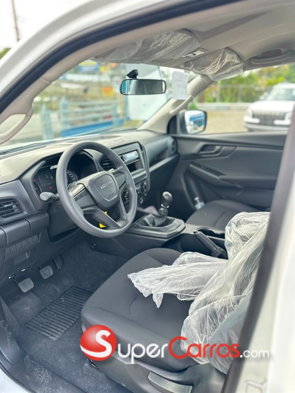 2027 Isuzu DMAX — foto 4 / 5