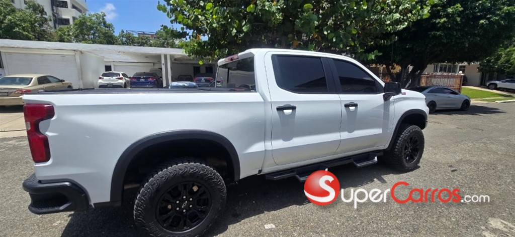 2024 Chevrolet Silverado ZR2 — foto 8 / 11