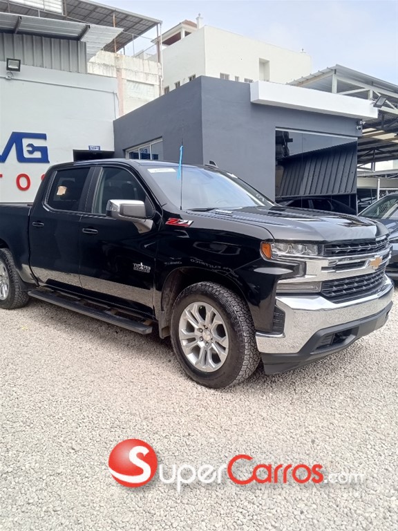 2020 Chevrolet Silverado — foto 2 / 12