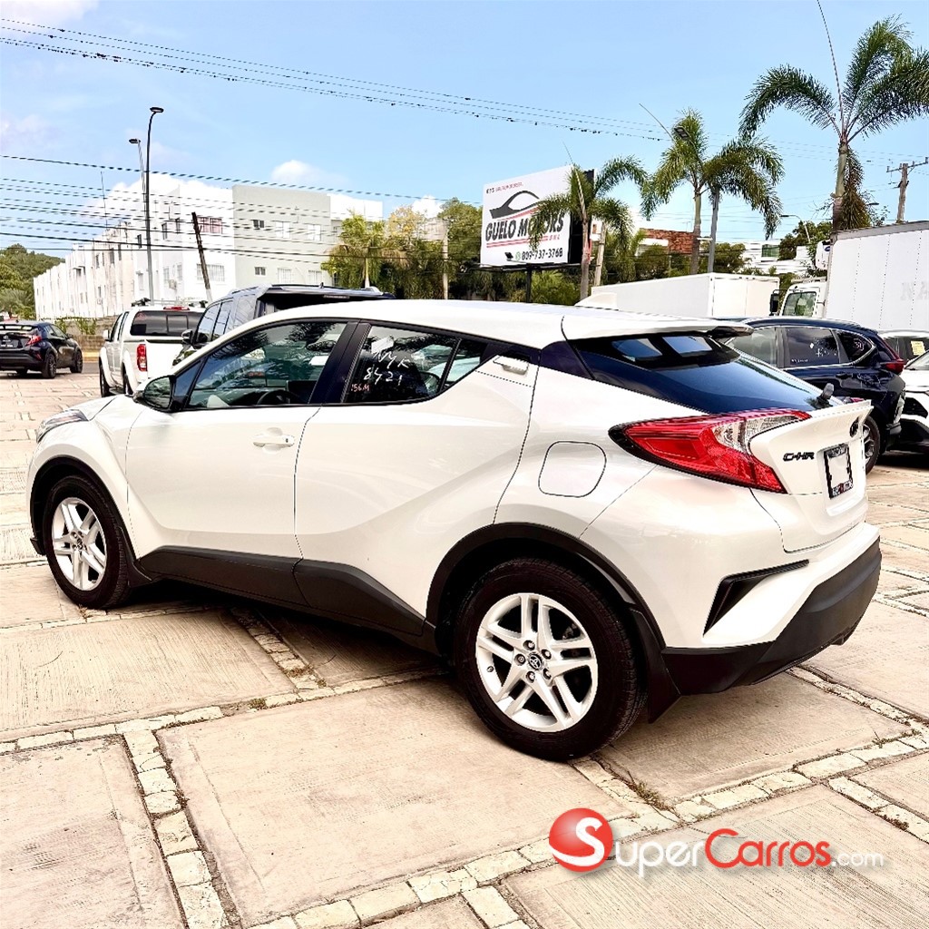 2021 Toyota C-HR LE — foto 4 / 10