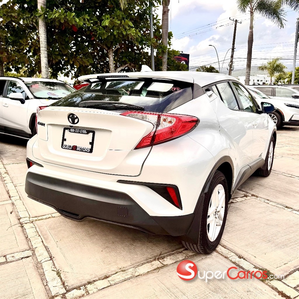 2021 Toyota C-HR LE — foto 6 / 10