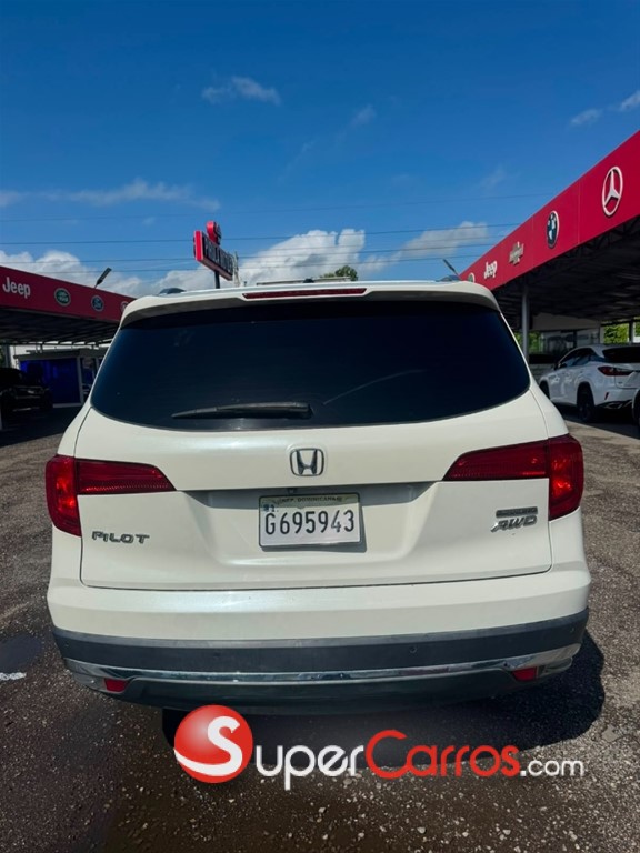 2016 Honda Pilot Touring — foto 6 / 9