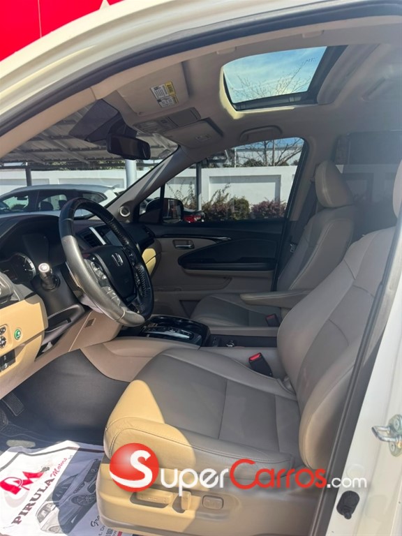 2016 Honda Pilot Touring — foto 8 / 9