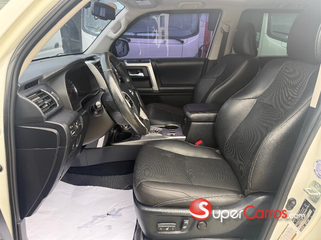 2018 Toyota 4 Runner Limited — foto 8 / 12
