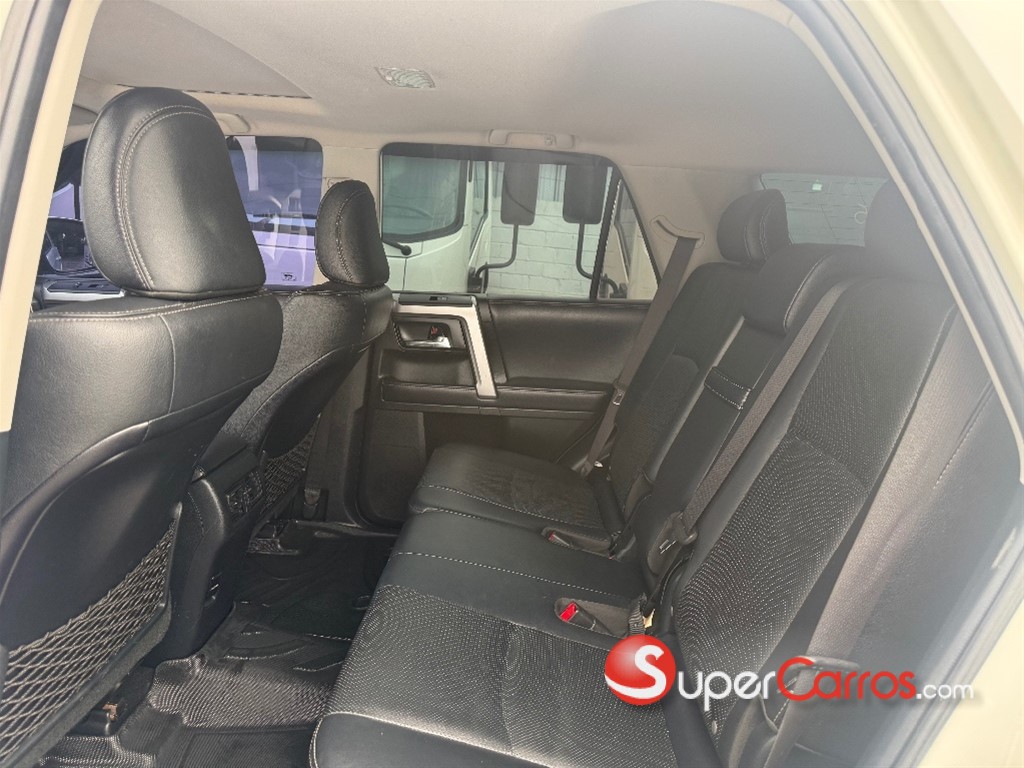 2018 Toyota 4 Runner Limited — foto 11 / 12