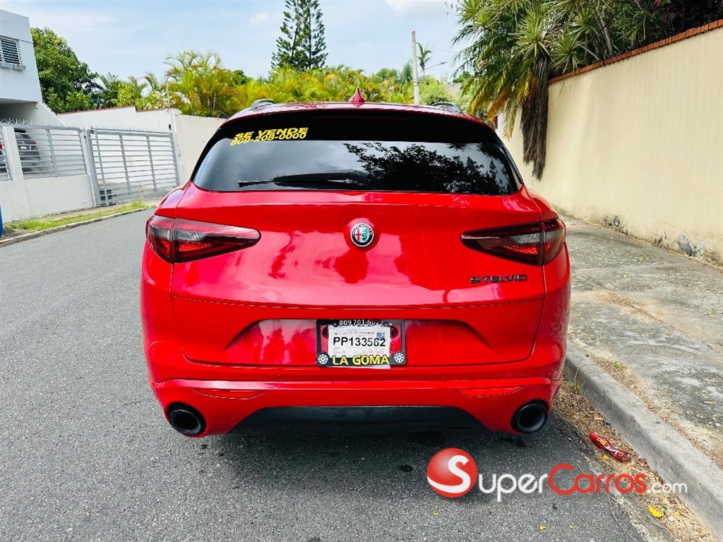 2020 Alfa Romeo Stelvio — foto 5 / 12