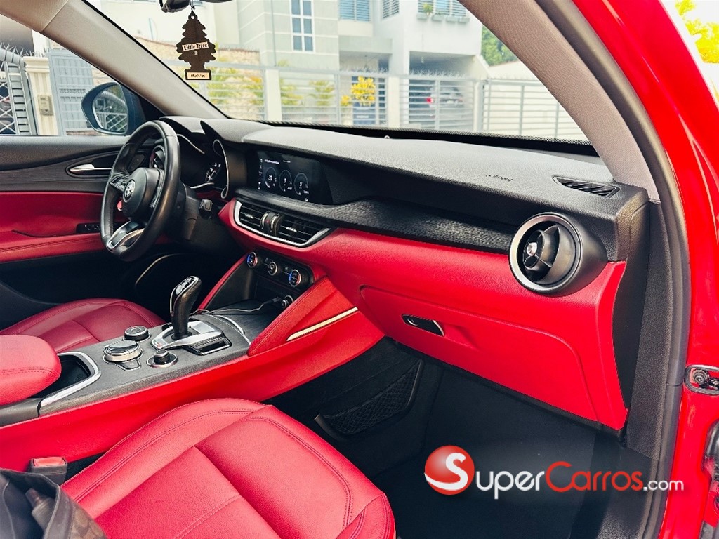 2020 Alfa Romeo Stelvio — foto 11 / 12