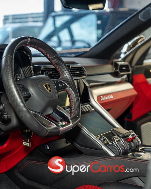 2020 Lamborghini Urus — foto 9 / 12