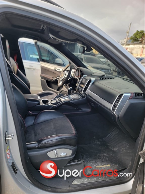 2013 Porsche Cayenne GTS — foto 5 / 12