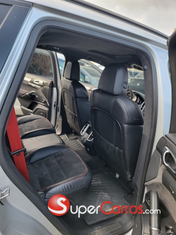 2013 Porsche Cayenne GTS — foto 11 / 12
