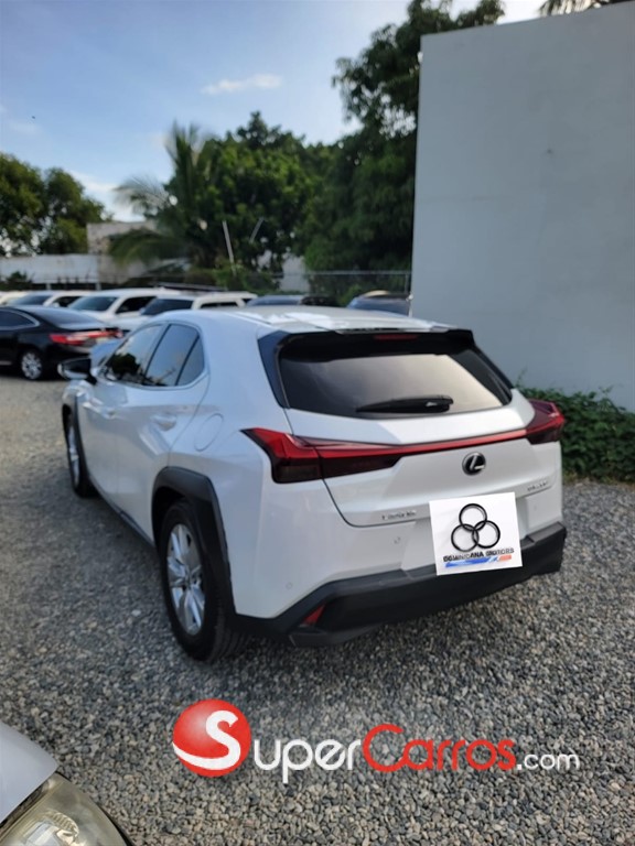 2020 Lexus UX 200 — foto 12 / 12