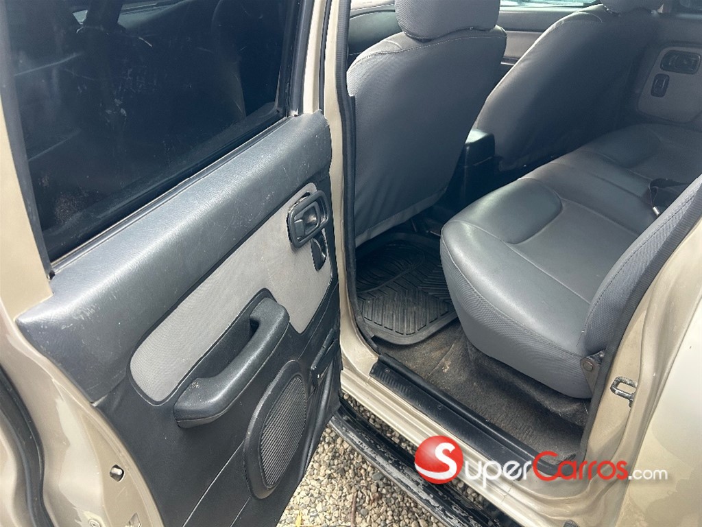 2007 Nissan Frontier D 22 — foto 9 / 12