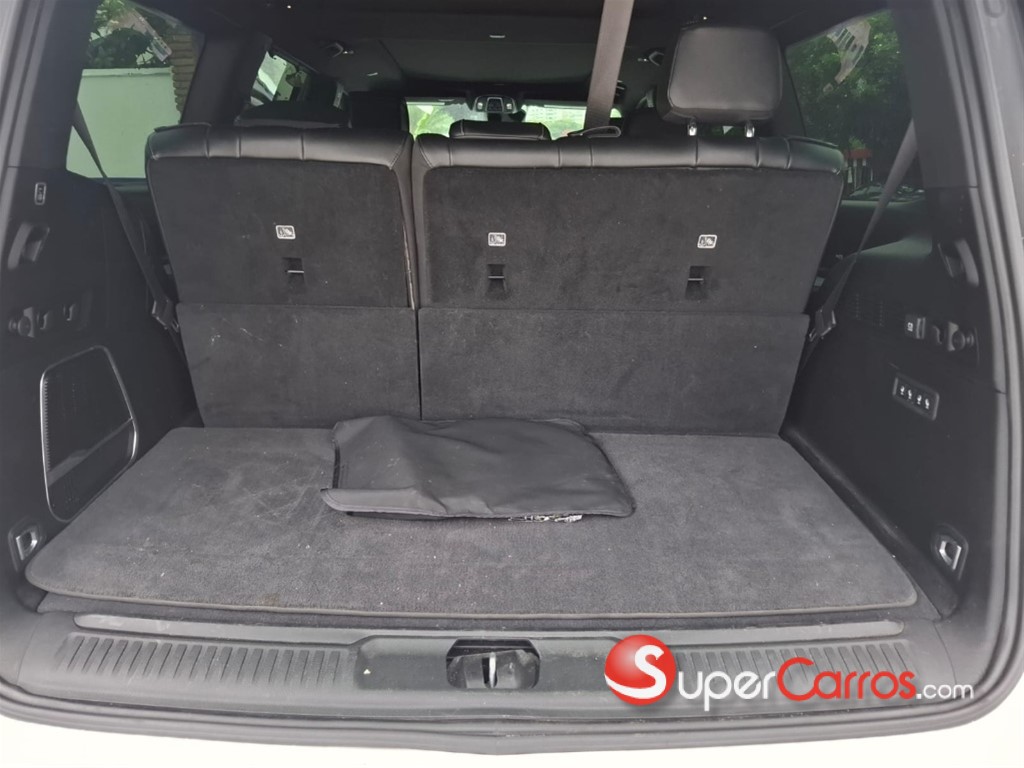 2022 Jeep Grand Wagoneer — foto 7 / 12