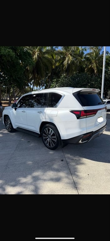 2024 Lexus LX 600 — foto 7 / 9