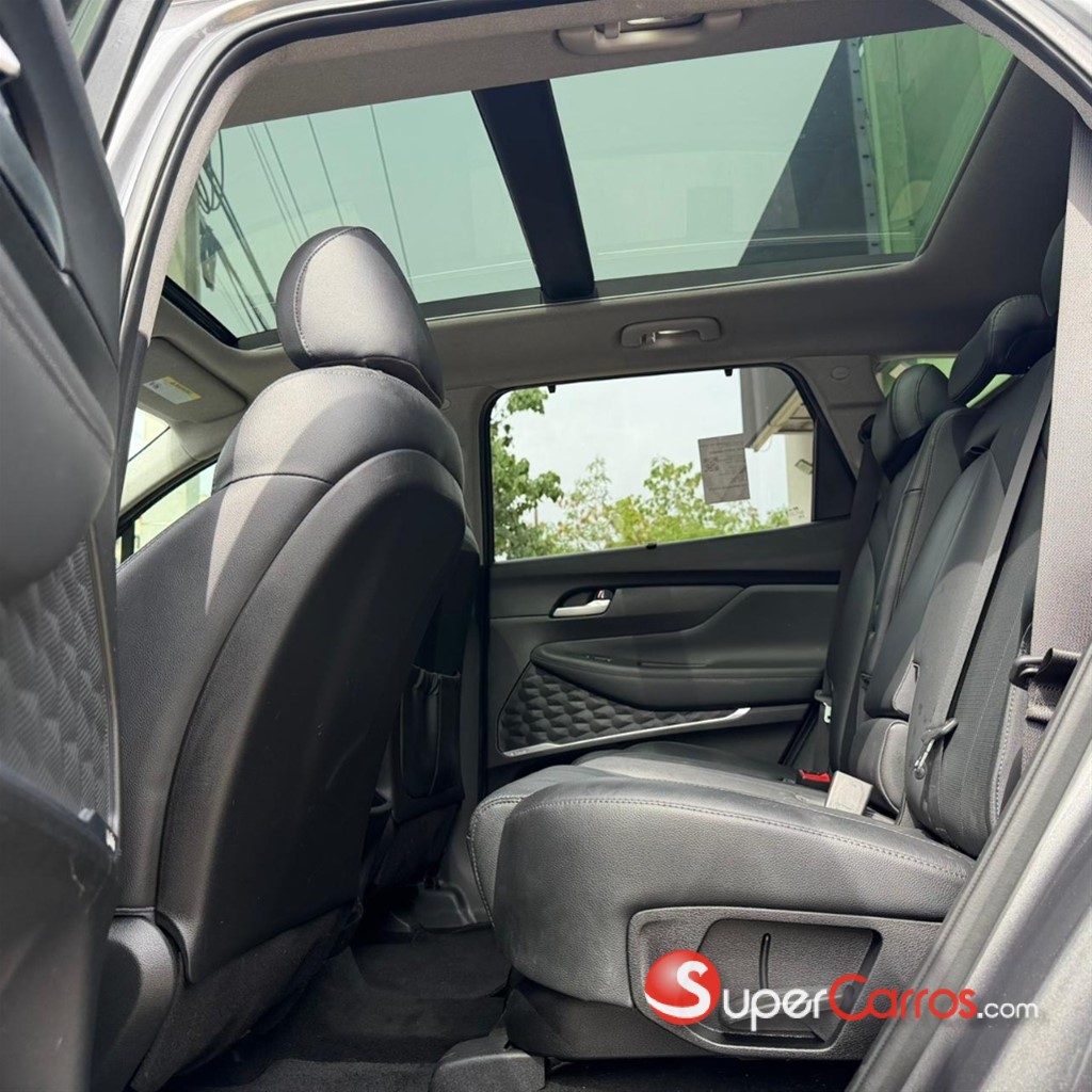 2020 Hyundai Santa Fe Limited — foto 8 / 12