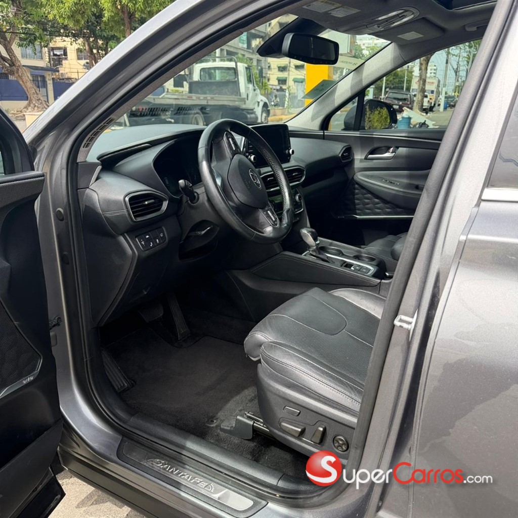 2020 Hyundai Santa Fe Limited — foto 9 / 12