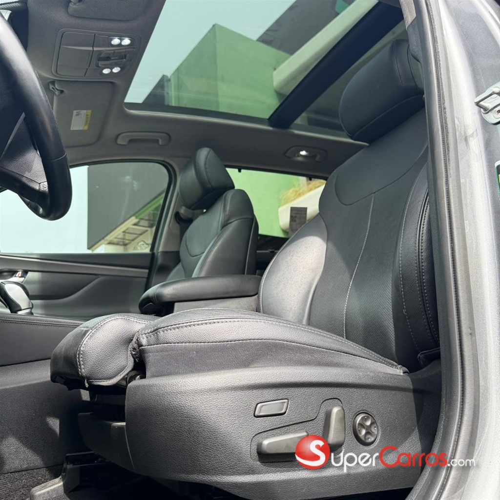 2020 Hyundai Santa Fe Limited — foto 10 / 12