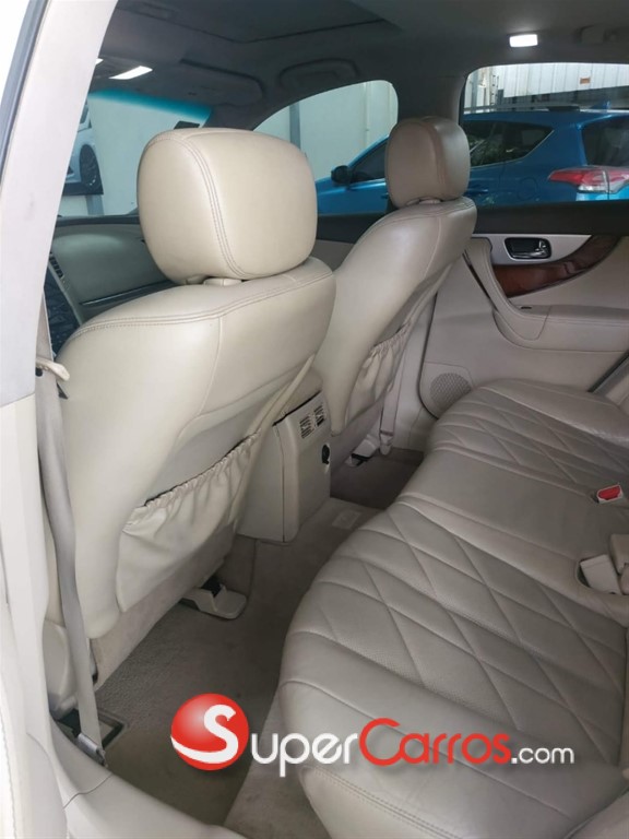 2011 Infiniti FX-35 — foto 8 / 9