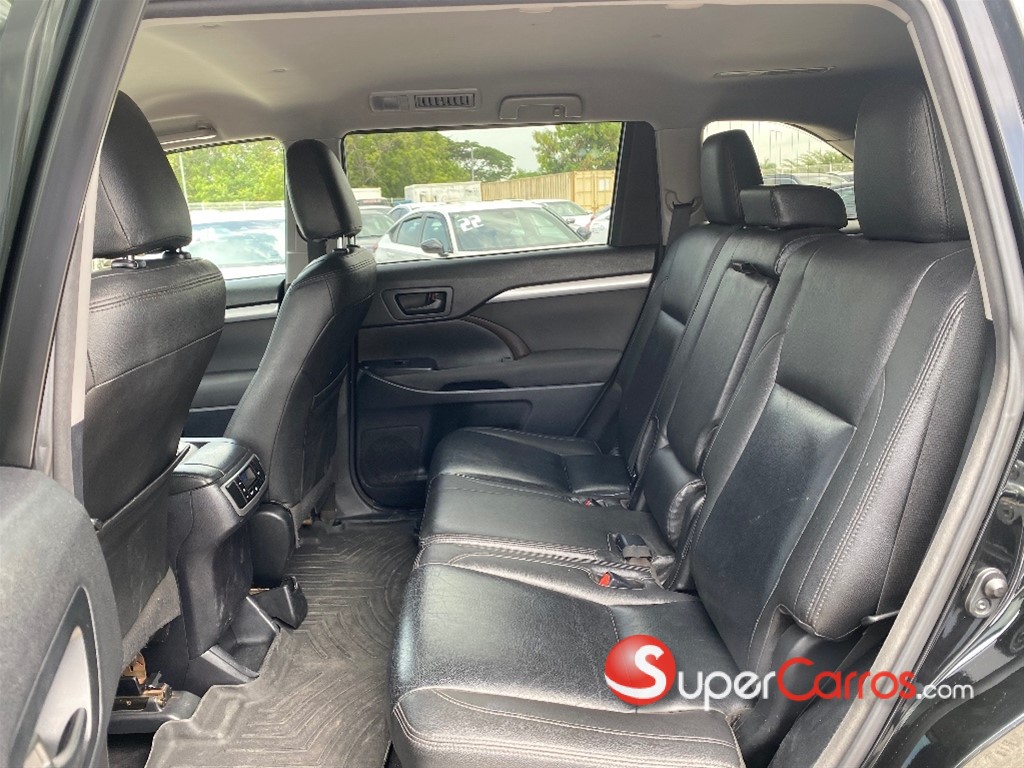 2015 Toyota Highlander LE — foto 9 / 10