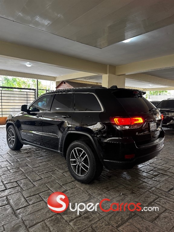 2020 Jeep Grand Cherokee Laredo — foto 9 / 10