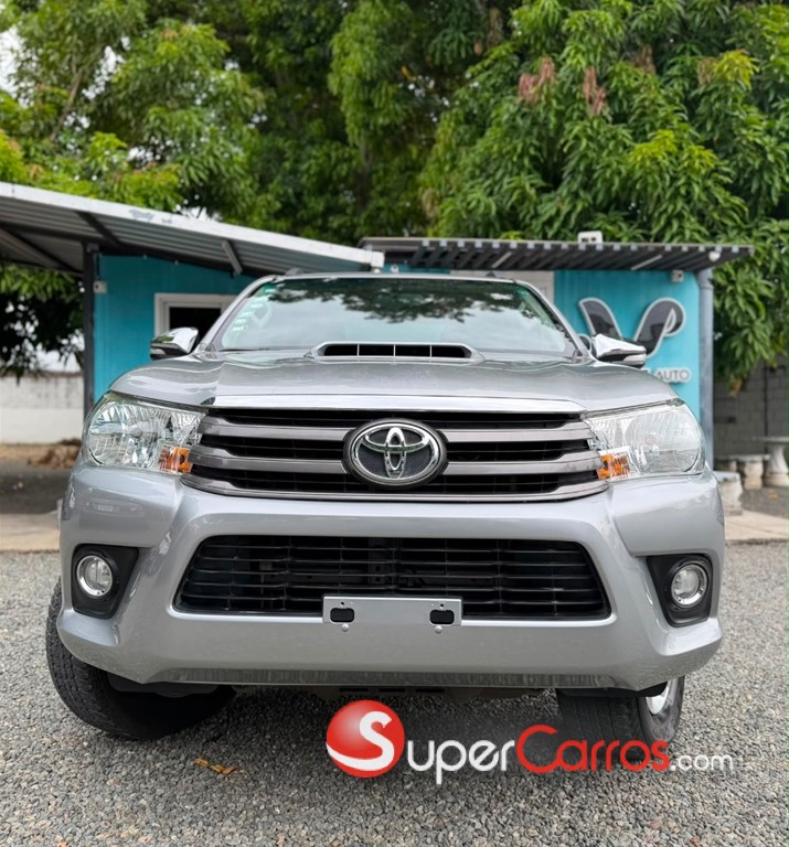 2017 Toyota Hilux — foto 2 / 12