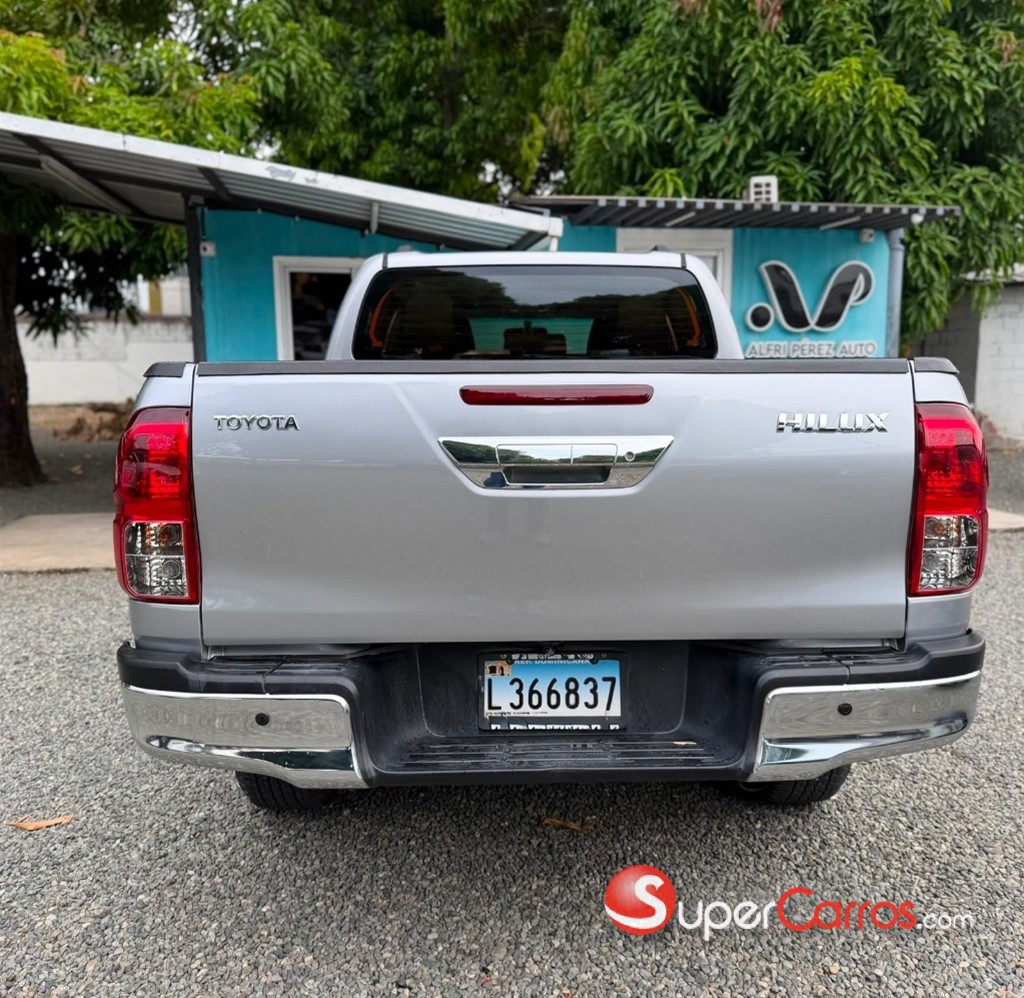 2017 Toyota Hilux — foto 5 / 12