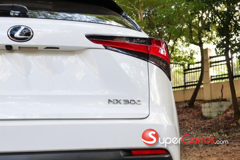 2019 Lexus NX 300 F Sport — foto 8 / 10