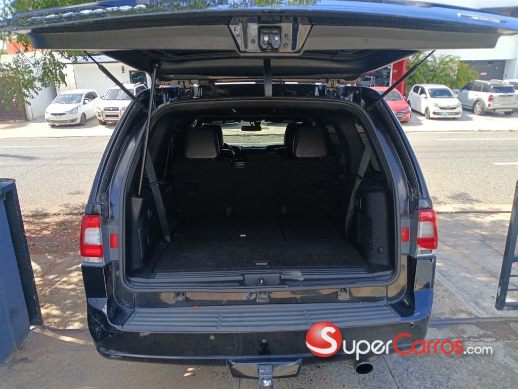 2015 Lincoln Navigator — foto 8 / 12