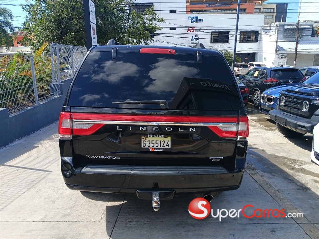 2015 Lincoln Navigator — foto 12 / 12