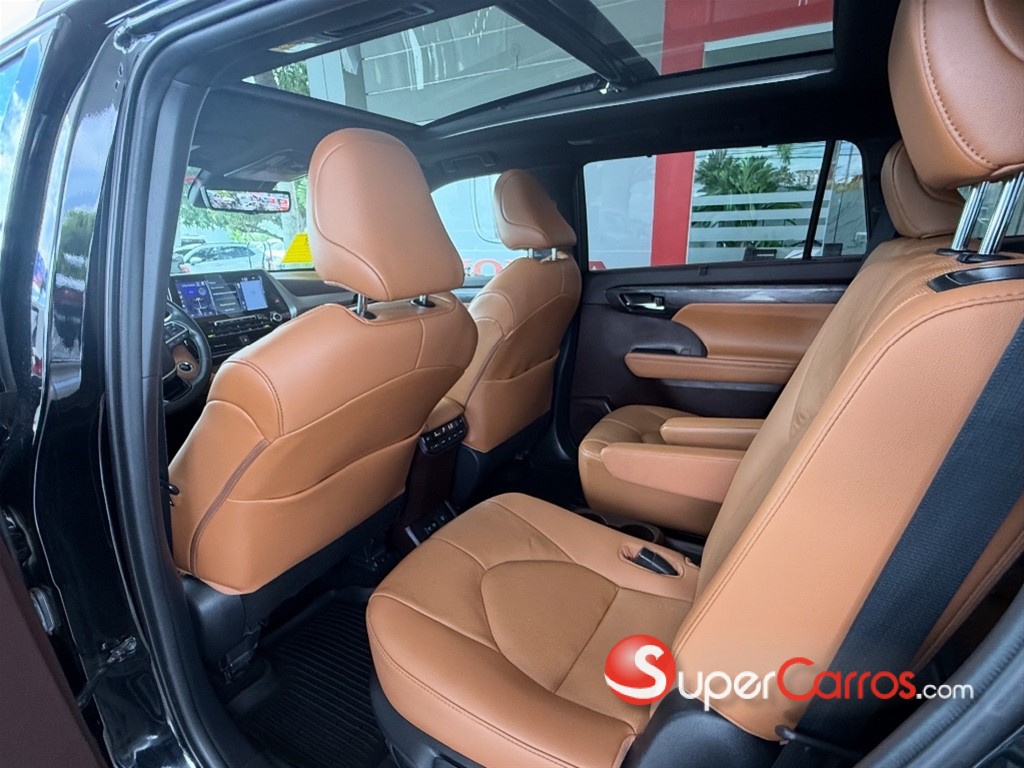 2021 Toyota Highlander Platinum — foto 6 / 9