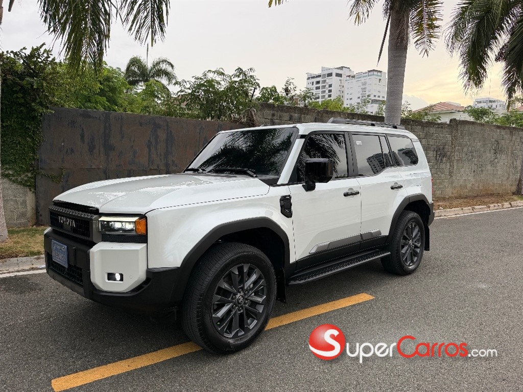 2025 Toyota Land Cruiser Prado Adventure